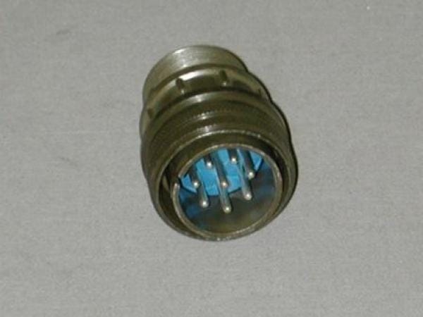 100691                 GOLO CONNECTOR - QD - 8 PIN - PLUG - SCREW TYPE